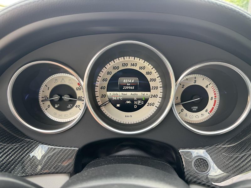 Mercedes-Benz CLS (2014) 350 CDI, 4Matic, AMG - fotka 35 z 64