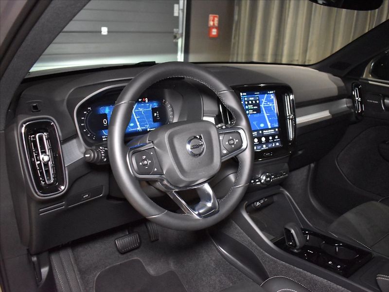 Volvo XC40 2,0 B4 Ultra Panorama,BLIS - fotka 12 z 24
