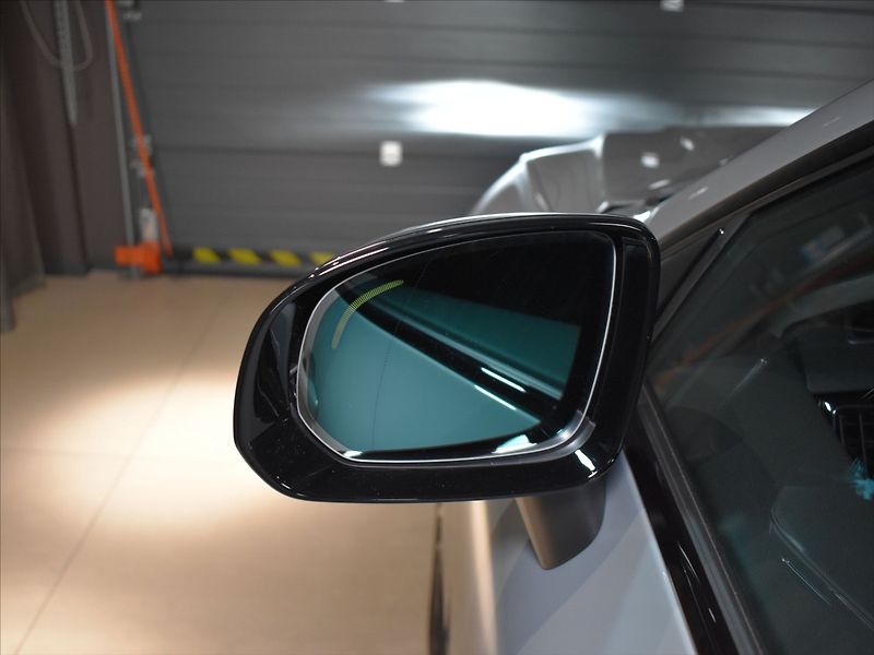 Volvo XC60 2,0 B4 AWD Plus Blis,Bezklíč - fotka 21 z 23