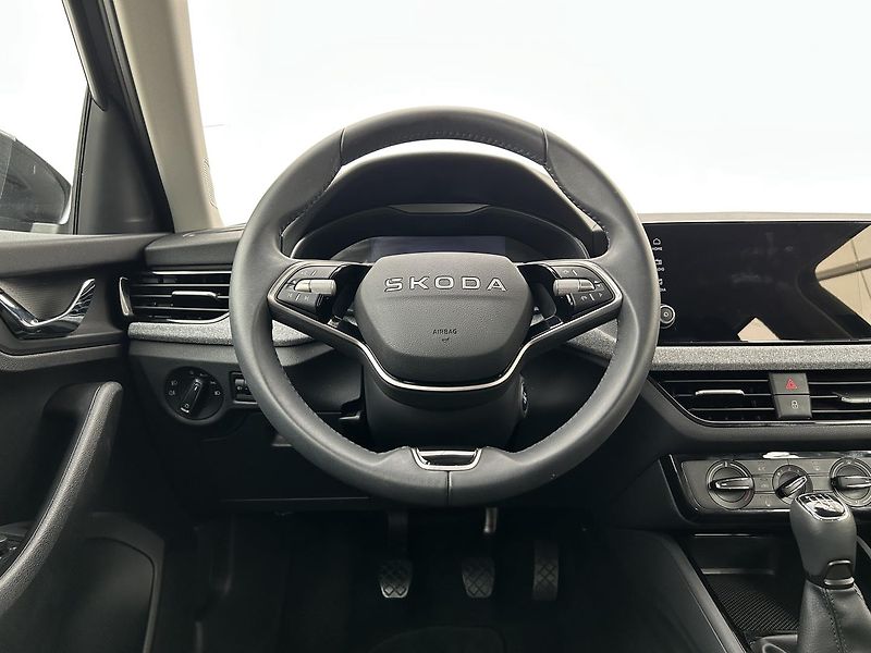 Škoda Kamiq 1.0 TSI Selection - fotka 5 z 28