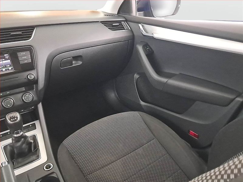 Škoda Octavia (2016) 1.6 TDI 4x4, 4X4, Tempomat - fotka 8 z 17