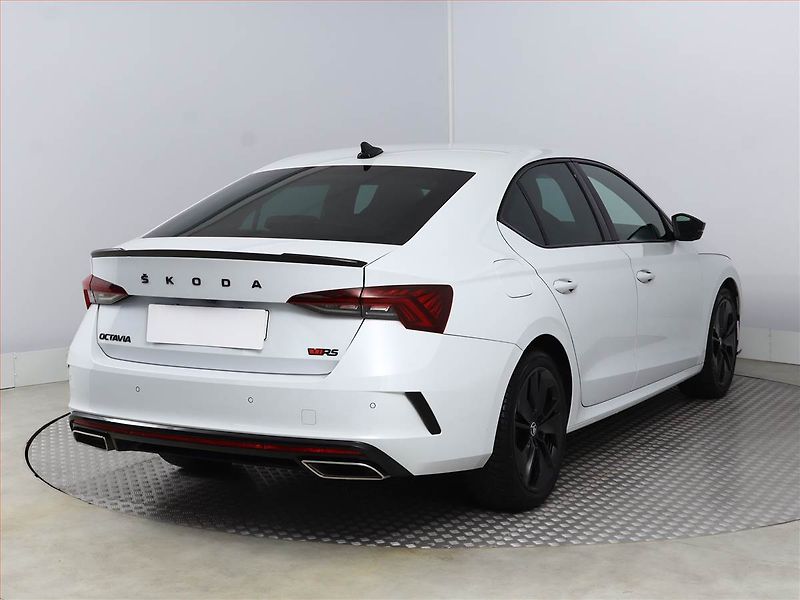Škoda Octavia (2024) RS 2.0 TDI 4x4 - fotka 5 z 19