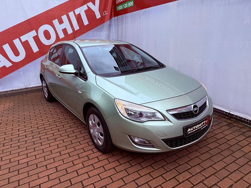 Opel Astra 1.4 EcoTec Design Edition - fotka 3 z 20