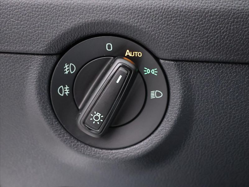 Škoda Octavia 2,0 TDI 110kW DSG Style Virtua - fotka 14 z 28