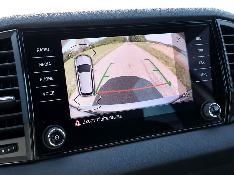Škoda Karoq 1,5 TSI 110kW DSG Sportline - fotka 18 z 28