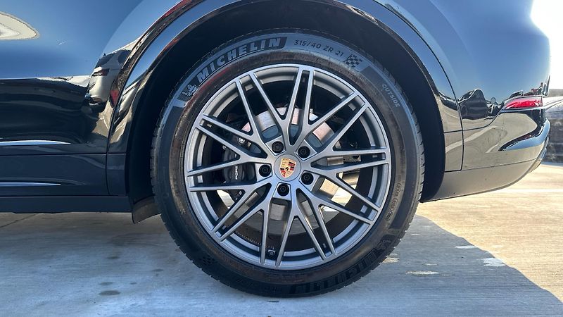 Porsche Cayenne E-Hybrid Black Edition - fotka 12 z 25