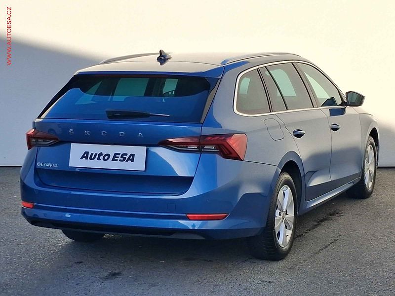 Škoda Octavia (2020) 1.0 TSI, ČR, LED, autoAC - fotka 4 z 20