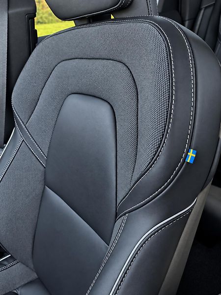 Volvo XC60 (2021) Mild-hybrid 220kW - fotka 14 z 30