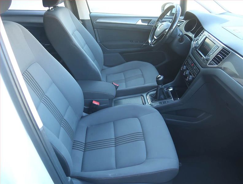 Volkswagen Golf Sportsvan (2017) 1.6 TDI, Serv.kniha, Navi - fotka 9 z 18