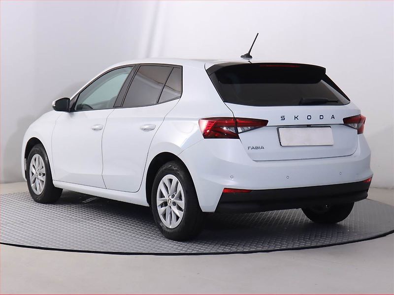 Škoda Fabia (2024) 1.0 TSI, Automat, Serv.kniha - fotka 4 z 22