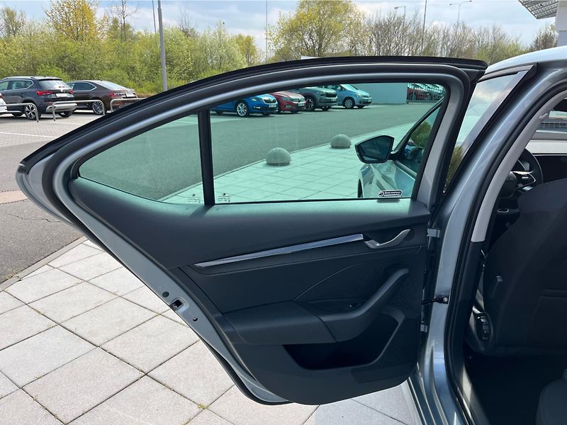 Škoda Octavia 2.0 TDi 85 kW Selection - fotka 21 z 27