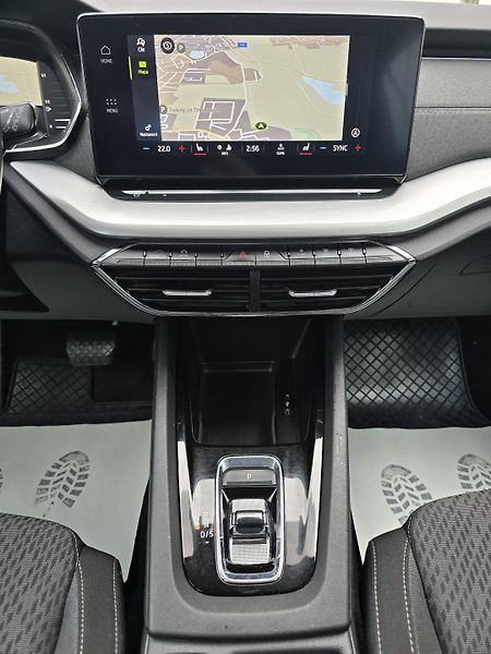 Škoda Octavia 2,0TDI 110kW DSG STYLE + NAVI - fotka 12 z 41