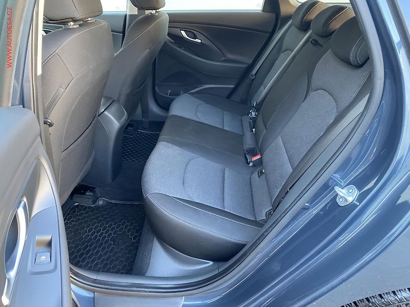 Hyundai i30 (2023) 1.5 T-GDi, ČR, Smart, LED - fotka 10 z 19