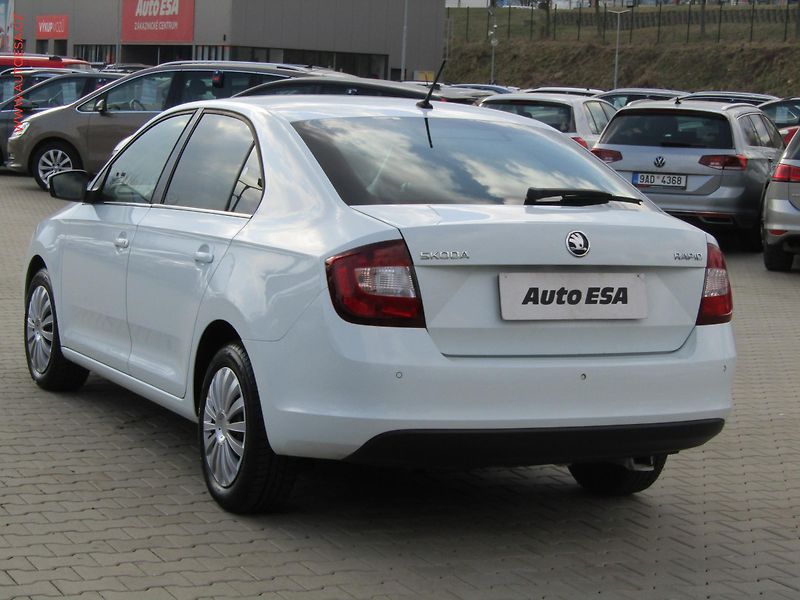 Škoda Rapid (2017) 1.0 TSi, ČR, Style, xenon - fotka 4 z 19
