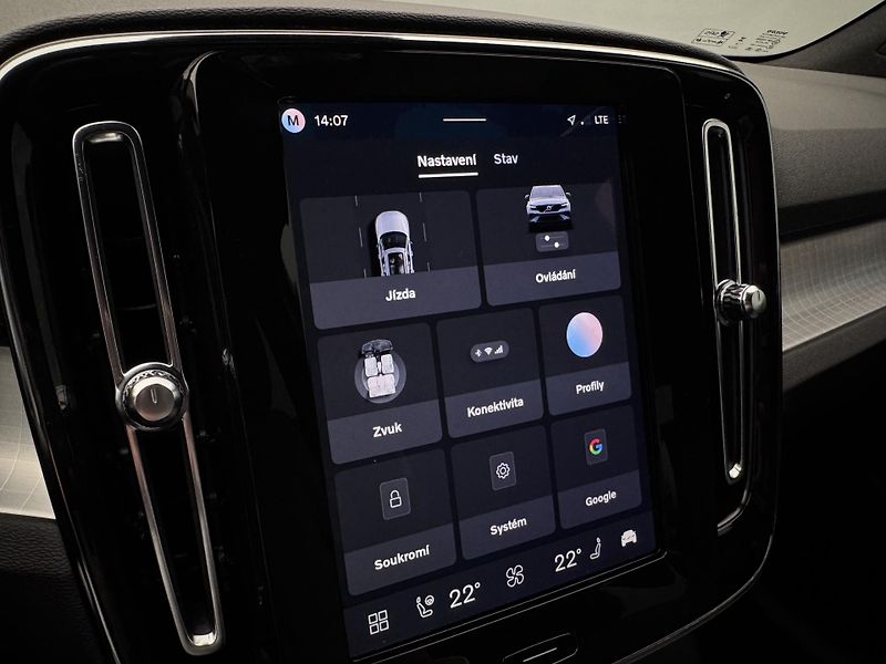 Volvo XC40 B3 DARK PLUS CZ 1.maj - fotka 34 z 48