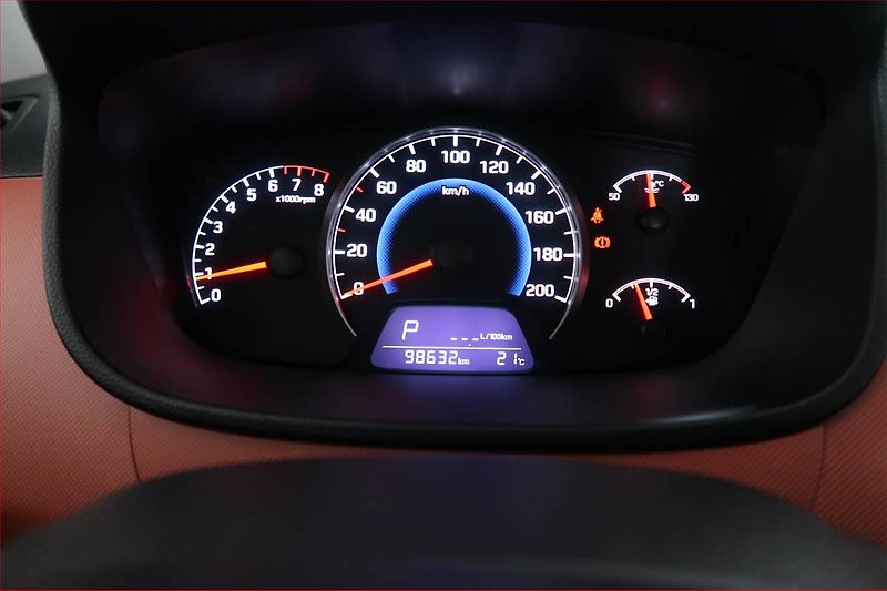 Hyundai i10 (2015) 1.0, Automat - fotka 11 z 16