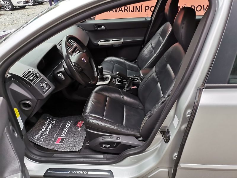 Volvo V50 (2005) 2.0d 100kw AC Tempomat Tažné - fotka 9 z 25
