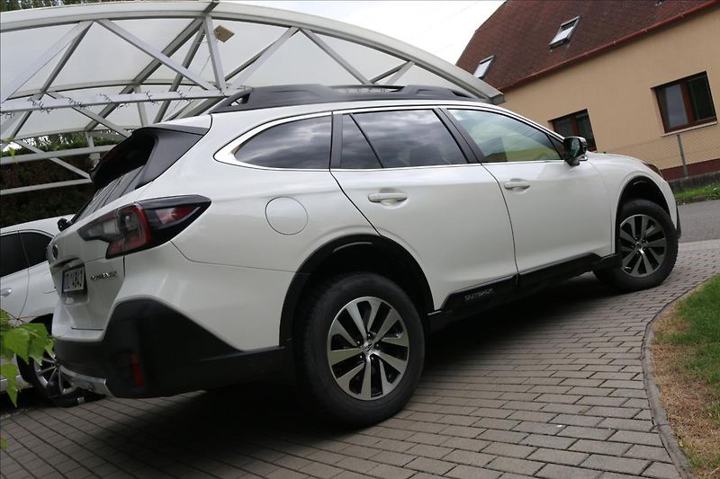 Subaru Outback 2,5 129KW, AWD , DSG - fotka 6 z 59