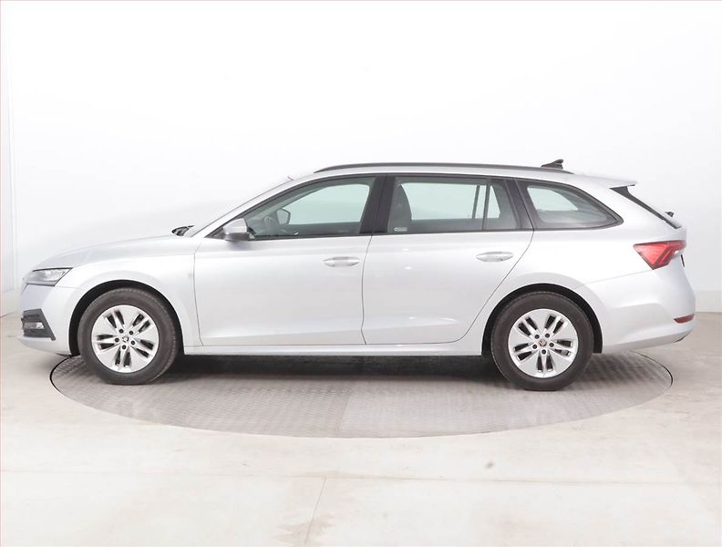Škoda Octavia (2022) Ambition 2.0 TDI, ČR,1.maj - fotka 3 z 15