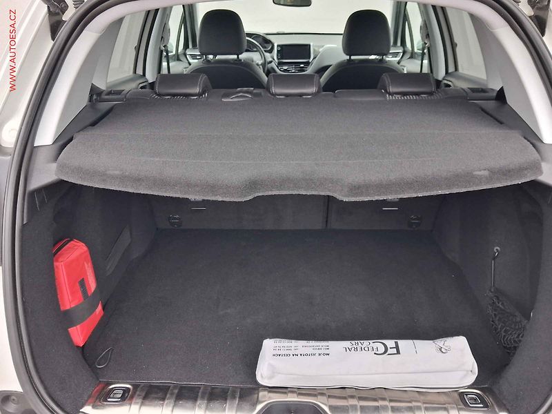 Peugeot 2008 (2017) 1.6HDi, 1.maj,ČR, Allure - fotka 7 z 16