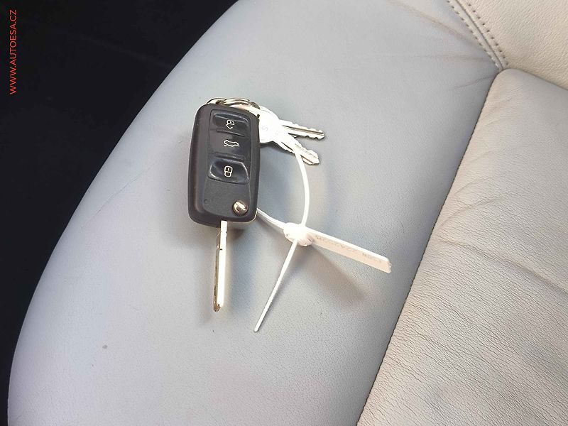 Škoda Octavia (2011) 2.0TDi, ČR, servis.kniha - fotka 23 z 23