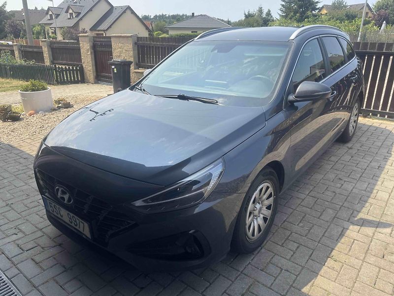 Hyundai i30 (2021) Hyundai i30 1,0 -kombi-automat - fotka 1 z 10