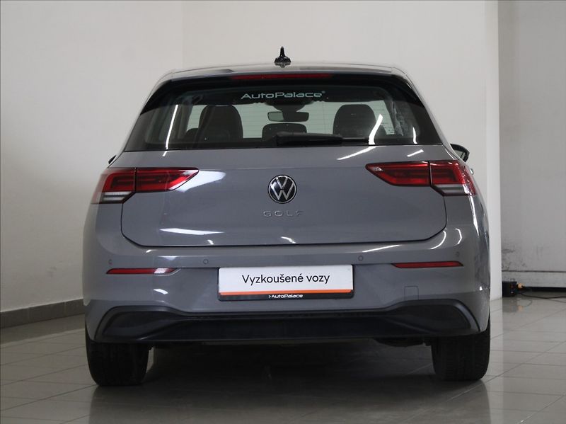 Volkswagen Golf 1,0 TSi 81kW Life ČR 73tkm. - fotka 4 z 18