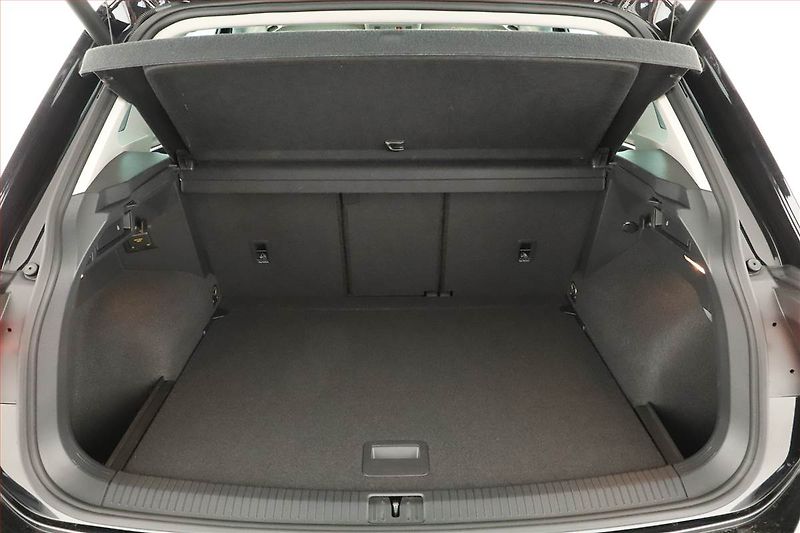 Volkswagen Tiguan (2021) Elegance 1.5 TSI - fotka 11 z 18