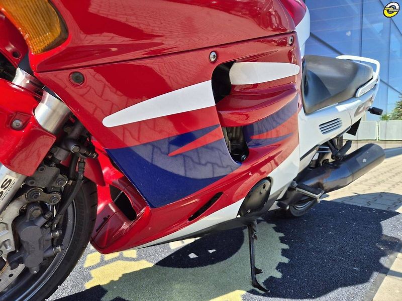 Honda CBR 1000 F (1996) - fotka 10 z 18