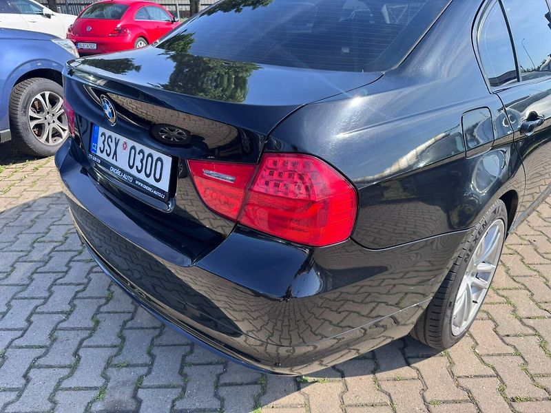 BMW Řada 3 (2011) E90 2,0D 85 KW PĚKNÝ - fotka 13 z 45