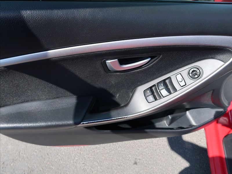 Hyundai i30 1,4 CVVT,73kW,NovéČR,Klima - fotka 20 z 24