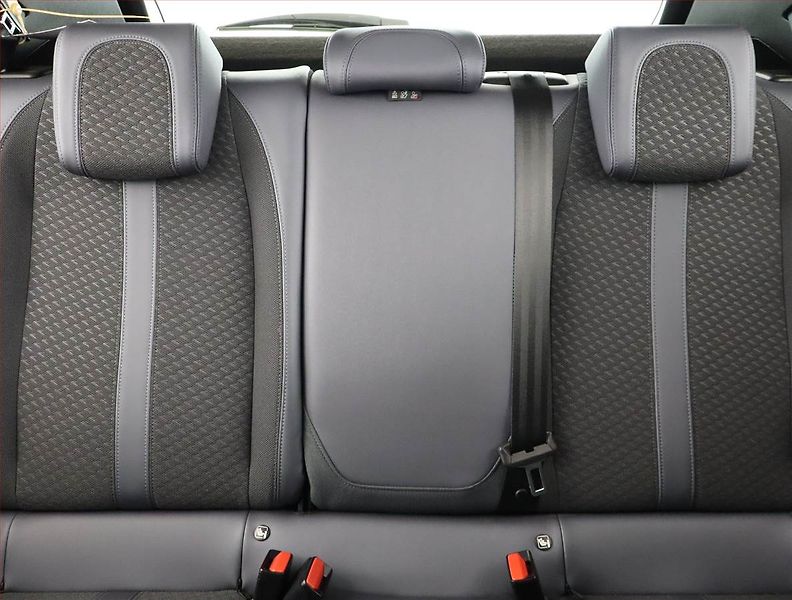 Peugeot 2008 (2020) 1.5 BlueHDi, Serv.kniha, Kůže - fotka 10 z 21