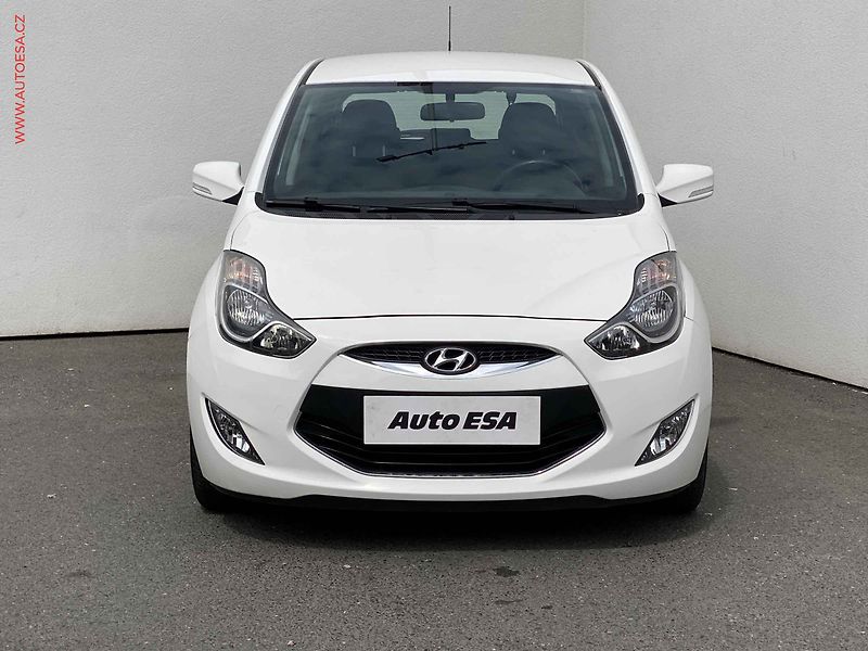 Hyundai ix20 (2013) 1.4i, AC, +kola - fotka 2 z 15