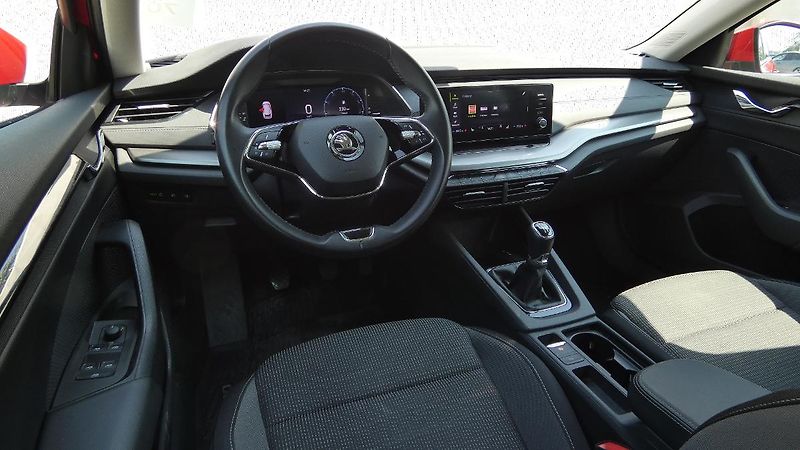 Škoda Octavia Combi 2,0 TDI Ambition - fotka 5 z 23