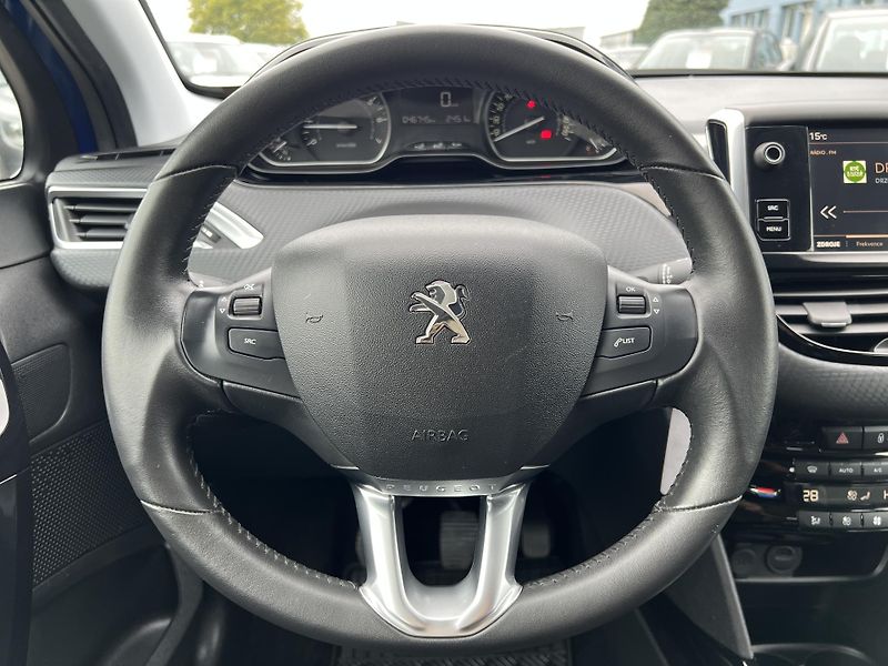 Peugeot 2008 1.2i KAMERA PŮVOD ČR 1.MAJ. - fotka 16 z 44