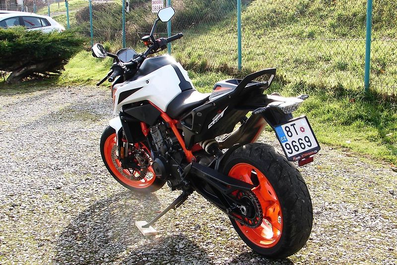 KTM 890 Duke R 121PS ČR 1. maj. - ZADÁNO! - fotka 6 z 34