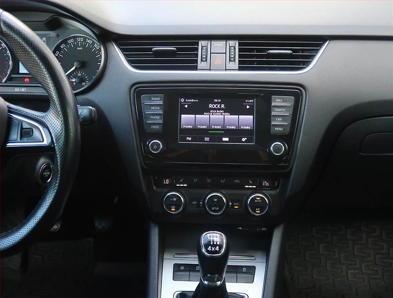 Škoda Octavia (2014) 2.0 TDI 4x4, 4X4, Xenony - fotka 12 z 25