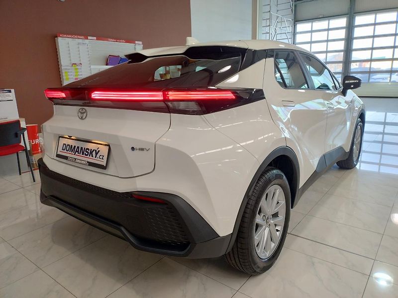 Toyota C-HR (2026) 1.8 FHEV COMFORT - 0% úrok - fotka 4 z 14