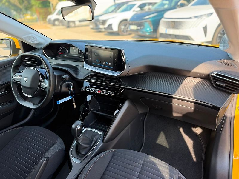 Peugeot 208 Active 1.2PT 75 MAN5 - fotka 19 z 27