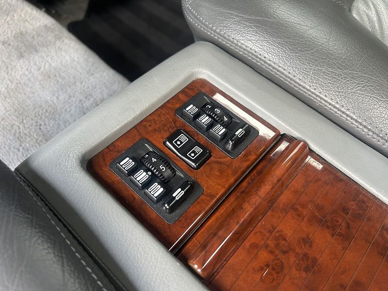 Mercedes-Benz Třídy S S 600 L V12 - fotka 29 z 34
