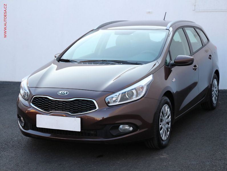 Kia Ceed (2014) 1.6 GDi, ČR, STK7/28 - fotka 3 z 3
