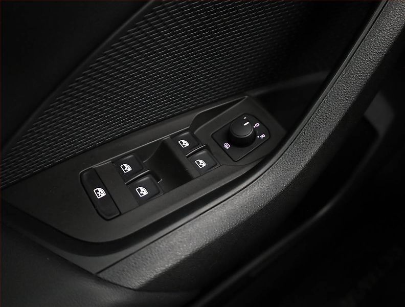 Škoda Octavia (2023) Ambition 2.0 TDI, ČR,1.maj - fotka 12 z 17
