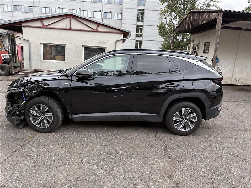 Hyundai Tucson 1.6 T-GDi HEV 48V Hybrid 4x4 - fotka 4 z 25