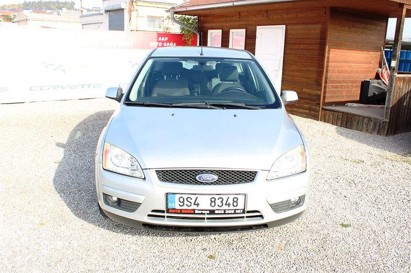 Ford Focus (2007) 1,6i KLIMA EL.OKNA TEMPOMAT  - fotka 2 z 20