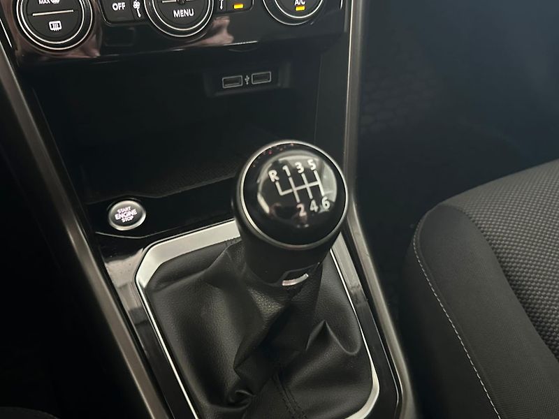 Volkswagen T-Roc (2019) 1,6 TDi, 116HP,nová STK - fotka 15 z 18