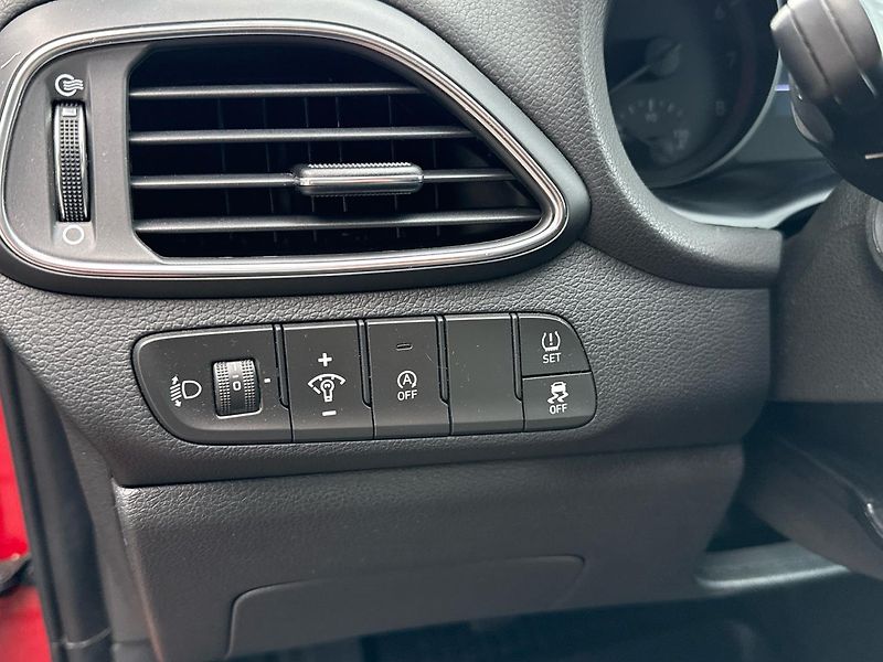 Hyundai i30 Family Comfort - fotka 23 z 25