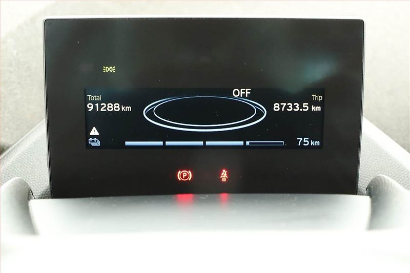 BMW i3 (2015) 60Ah BEV, SoH 82%, Automat - fotka 11 z 21