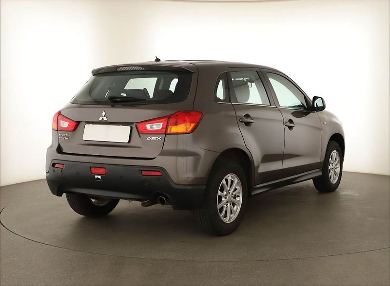 Mitsubishi ASX (2010) 1.6 MIVEC, Tempomat - fotka 5 z 13