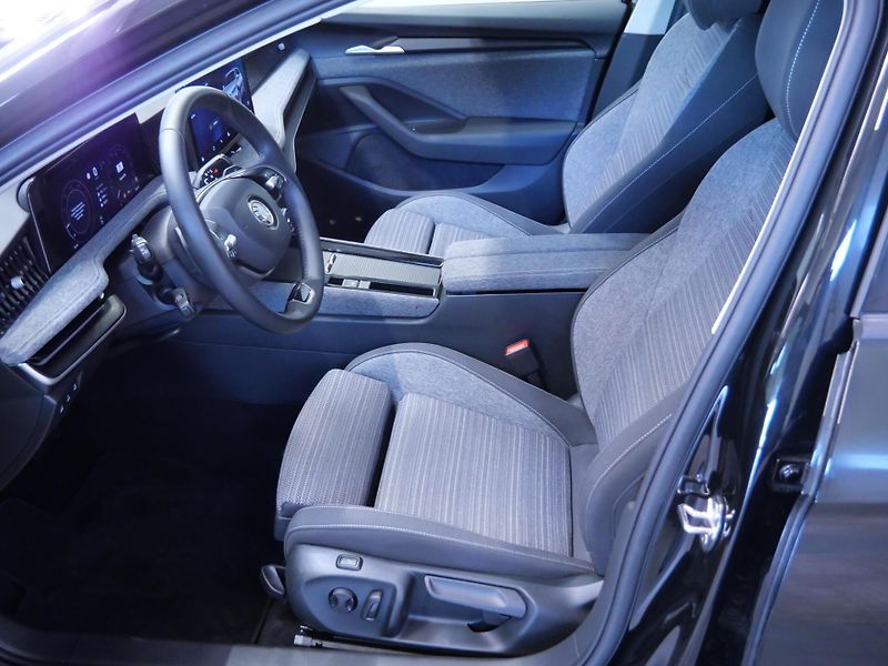 Škoda Superb - fotka 11 z 25