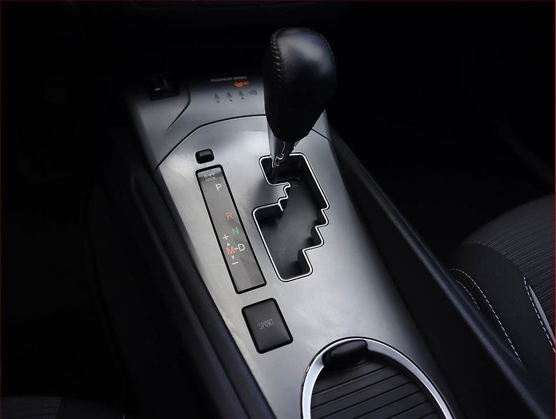 Toyota Avensis (2018) 1.8 Valvematic, Automat - fotka 13 z 20